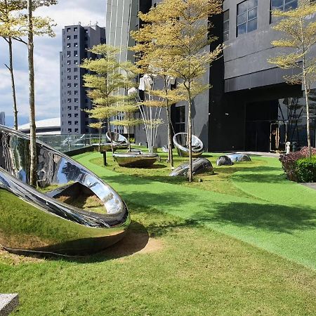 Arte Mont Kiara By Iluxhome Kuala Lumpur Exterior photo